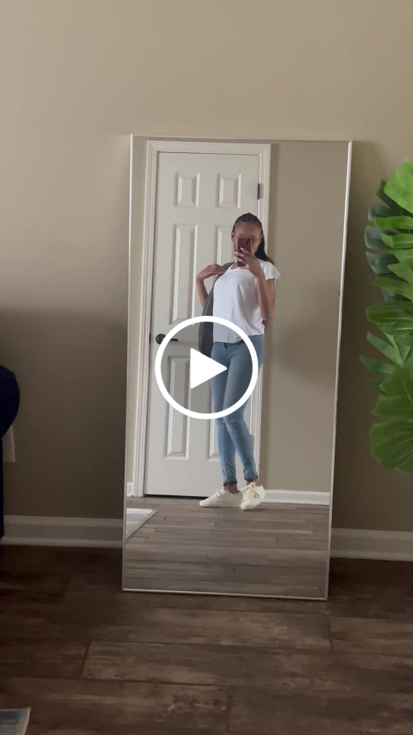 Customer video review of RELAXED TEE