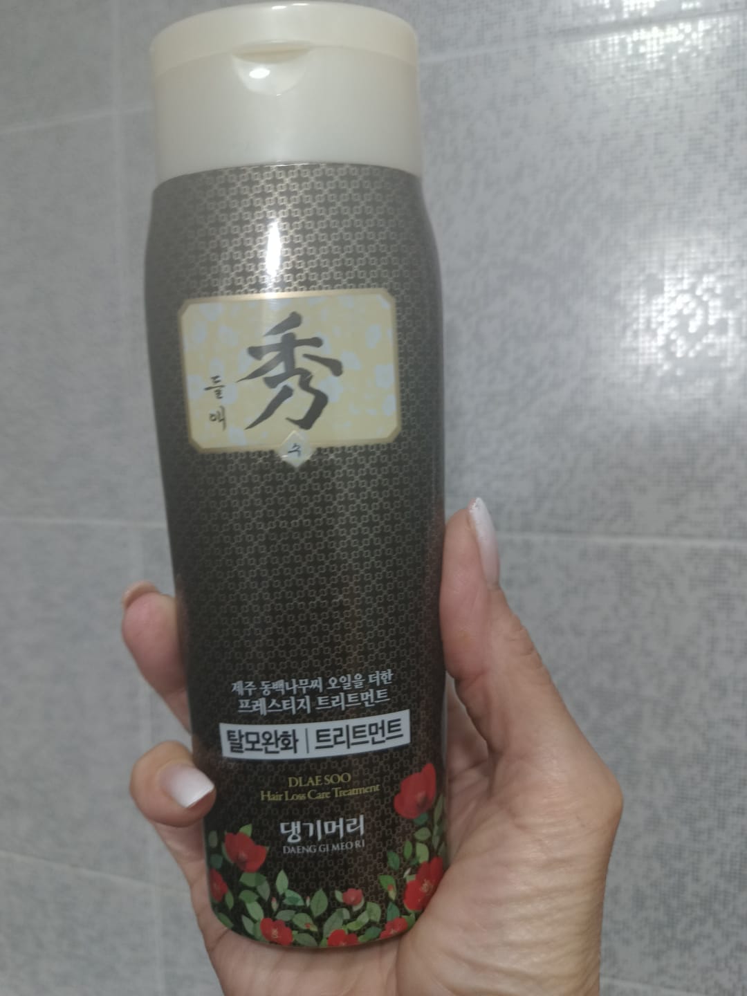 Customer photo review of Интензивно подхранващ балсам-маска за хидратация и блясък на много увредена коса  Doori Кралска Камелия