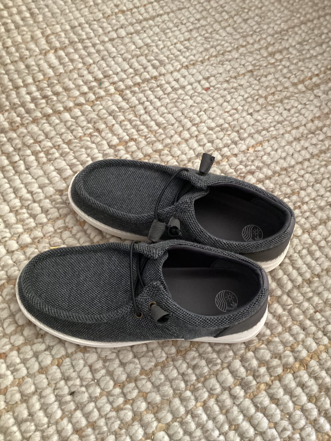 Customer photo review of Aleader Men's Urban Fit Slip-On Shoes