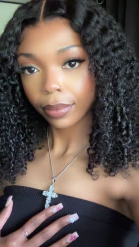 Customer photo review of CurlyMe Pre-bleached Kinky Curly 7x5 Pre-cut HD Lace Wear Go Glueless Wig