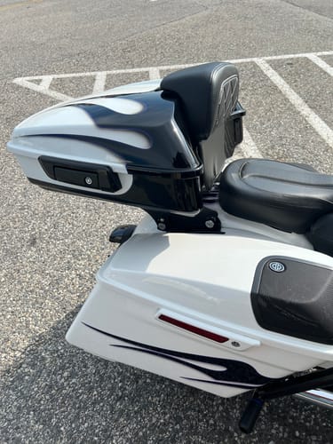 Customer photo review of HR3 White Amethyst With Black Licorice Flames 10.7" Chopped Style Tour Pack Luggage For 14-24 Harley Touring