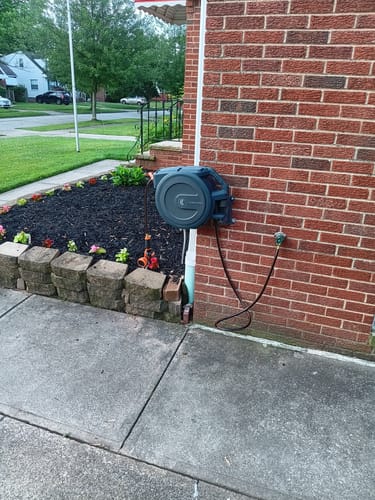 Customer photo review of Retractable Garden Hose Reel-1/2in-78ft