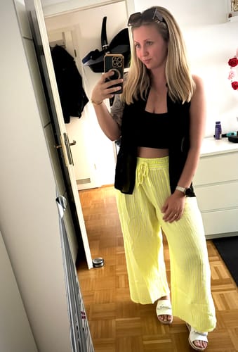 Customer photo review of Stylische Musselin Hose ZARTE STREIFEN gelb