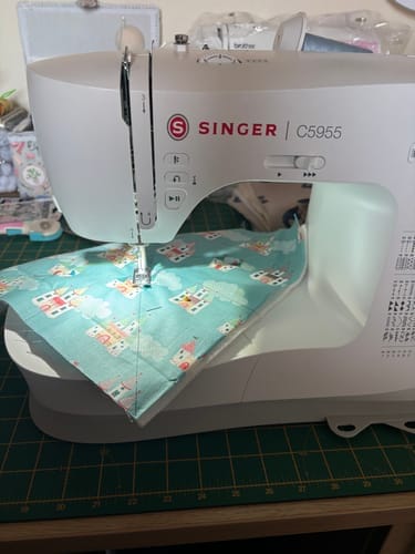 Customer photo review of Singer C5955 Sewing Machine - 200 stitch patterns with letters and numbers, inc. Extension Table - New 2025 model