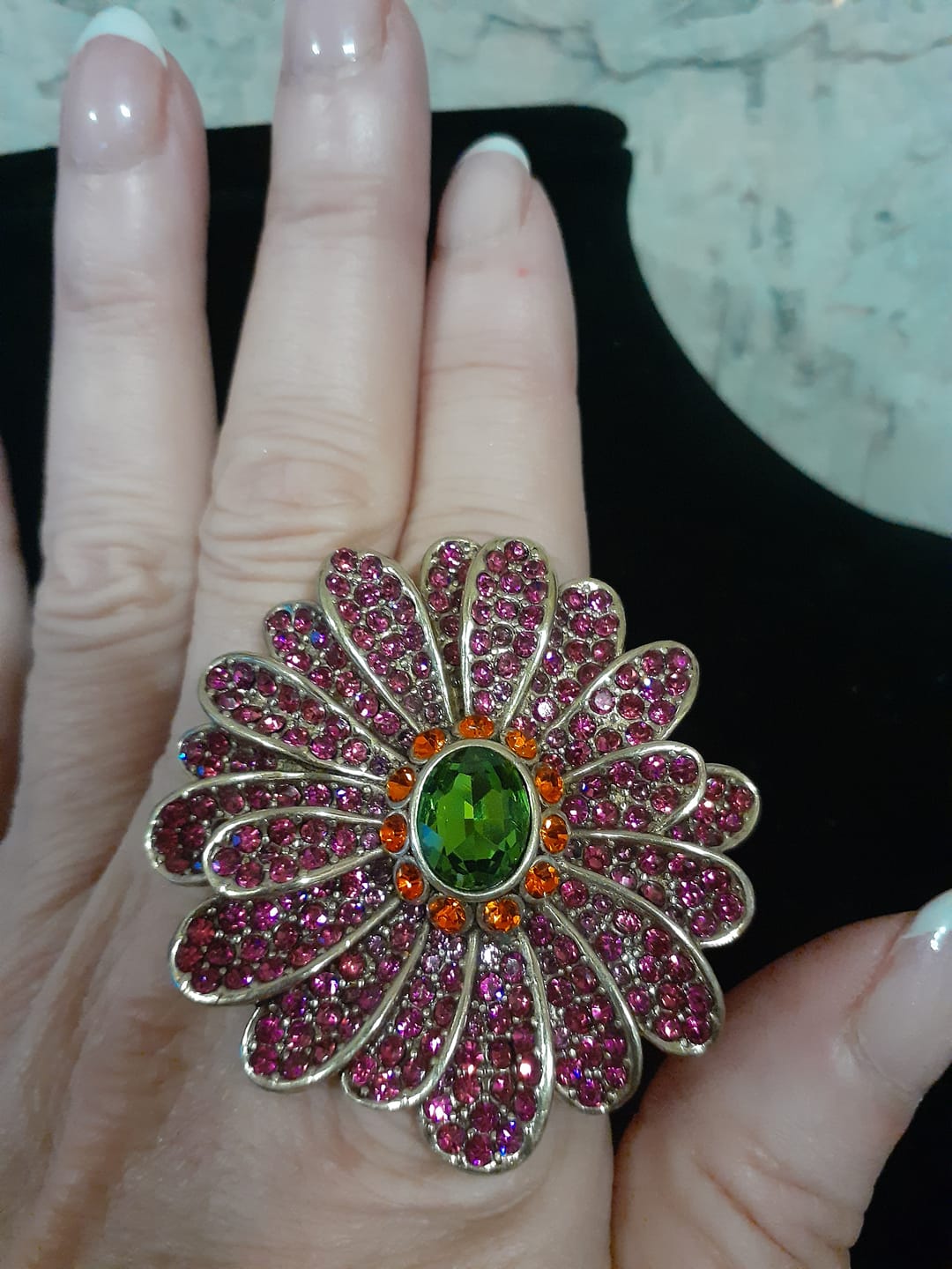 Customer photo review of Heidi Daus®"Gerber Daisy Crazy" Crystal Floral Ring