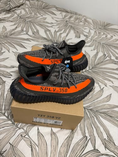 Customer photo review of Adidas Yeezy Boost 350 V2 'Carbon Beluga'
