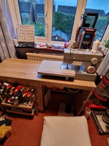 Customer photo review of Singer Heavy Duty 4432 Sewing Machine - Top spec 32 stitch patterns with stretch and overlock stitch patterns - New 2025 model