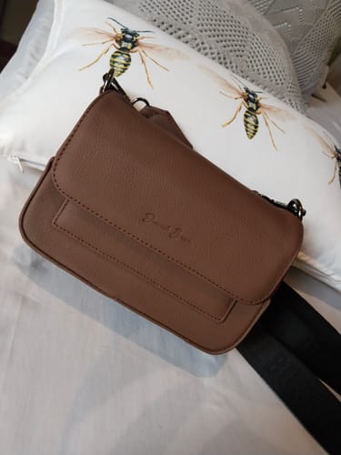 Customer photo review of Cartera Tijuana | Airtag • Negro Flotter