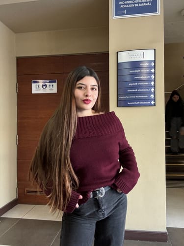 Customer photo review of SWEATER BELLA BURDEO (PREVENTA 1)