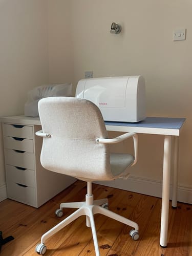 Customer photo review of Singer Quantum Stylist 9960 Sewing Machine - Professional results, huge amount of stitch patterns, extension table, hard cover, multiple fonts - New 2025 model