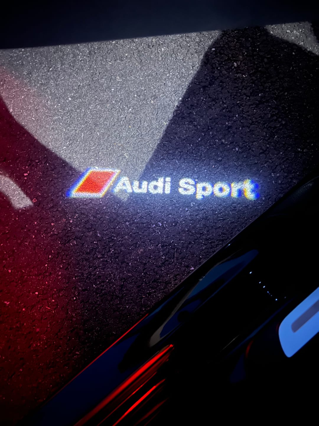Customer photo review of Projecteur Led Porte Logo Audi