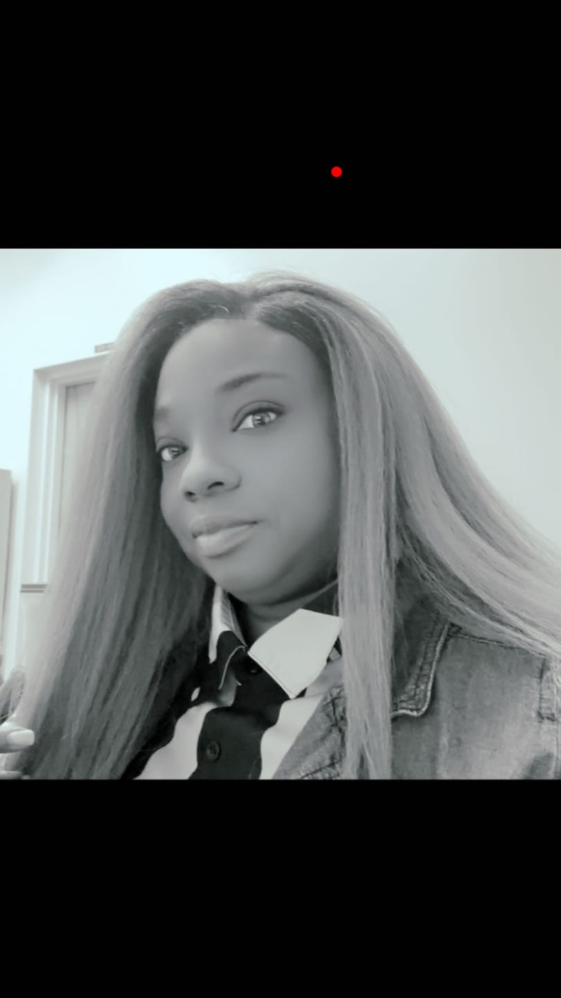 Customer photo review of Outre Glueless 100% Human Hair Blend 5X5 HD Lace Closure Wig - HHB-KINKY STRAIGHT 24"