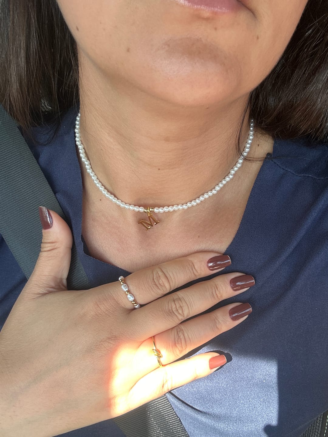 Customer photo review of Colar Letra Inicial Pérola Banhado em Ouro 18K
