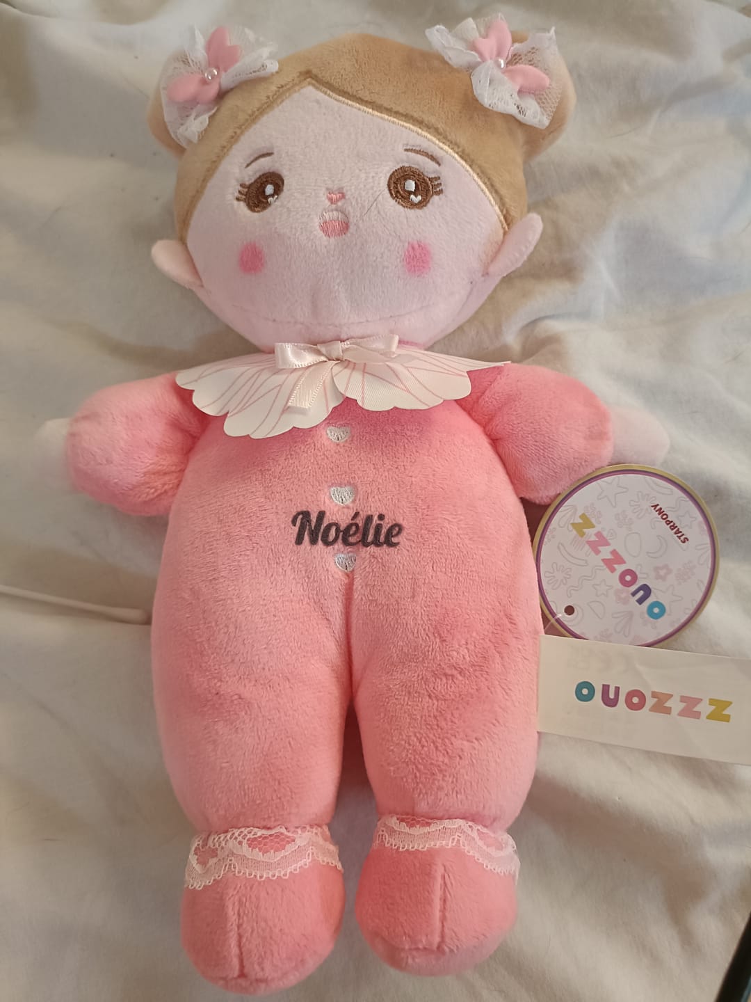 Customer photo review of Mini Rose Personnalisée Poupée en Peluche avec Yeux Ouverts & Ensemble-cadeau