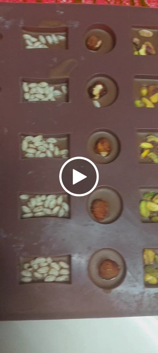Customer video review of Milk Chocolate Chips رقائق شوكولاتة بالحليب