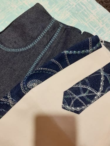 Customer photo review of Singer Stylist 9100 Sewing Machine - 400 stitch patterns with 2 fonts for letter and number sewing