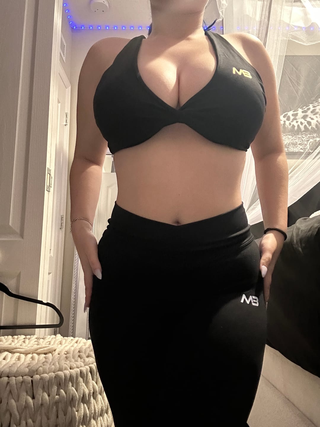 Customer photo review of Euphoric V Leggings
