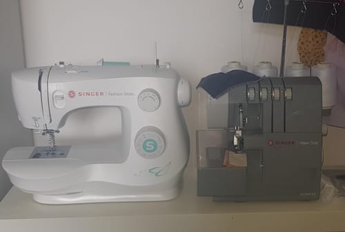 Customer photo review of Singer Heavy Duty HD0405S Overlocker with Accessory Bundle - 4 x thread cones and Overlocker Bag - New 2025 model