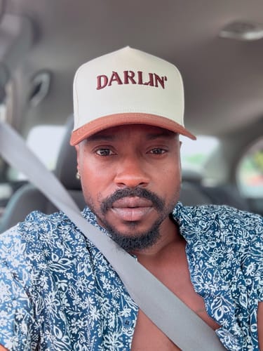Customer photo review of Darlin Snapback (Creme/Autumn)