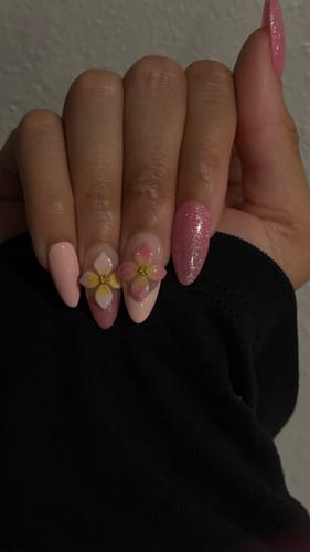 Customer photo review of Custom Nails