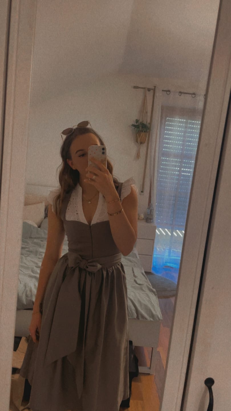 Customer photo review of DIRNDL - KAROLINA