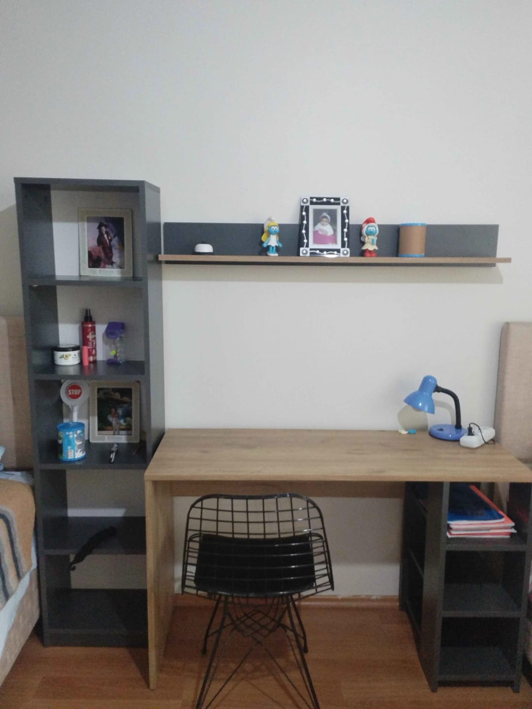 Customer photo review of Rani HA125 Kitaplıklı Raflı Çalışma Ofis Bilgisayar Masası Antrasit - Sepet Ceviz