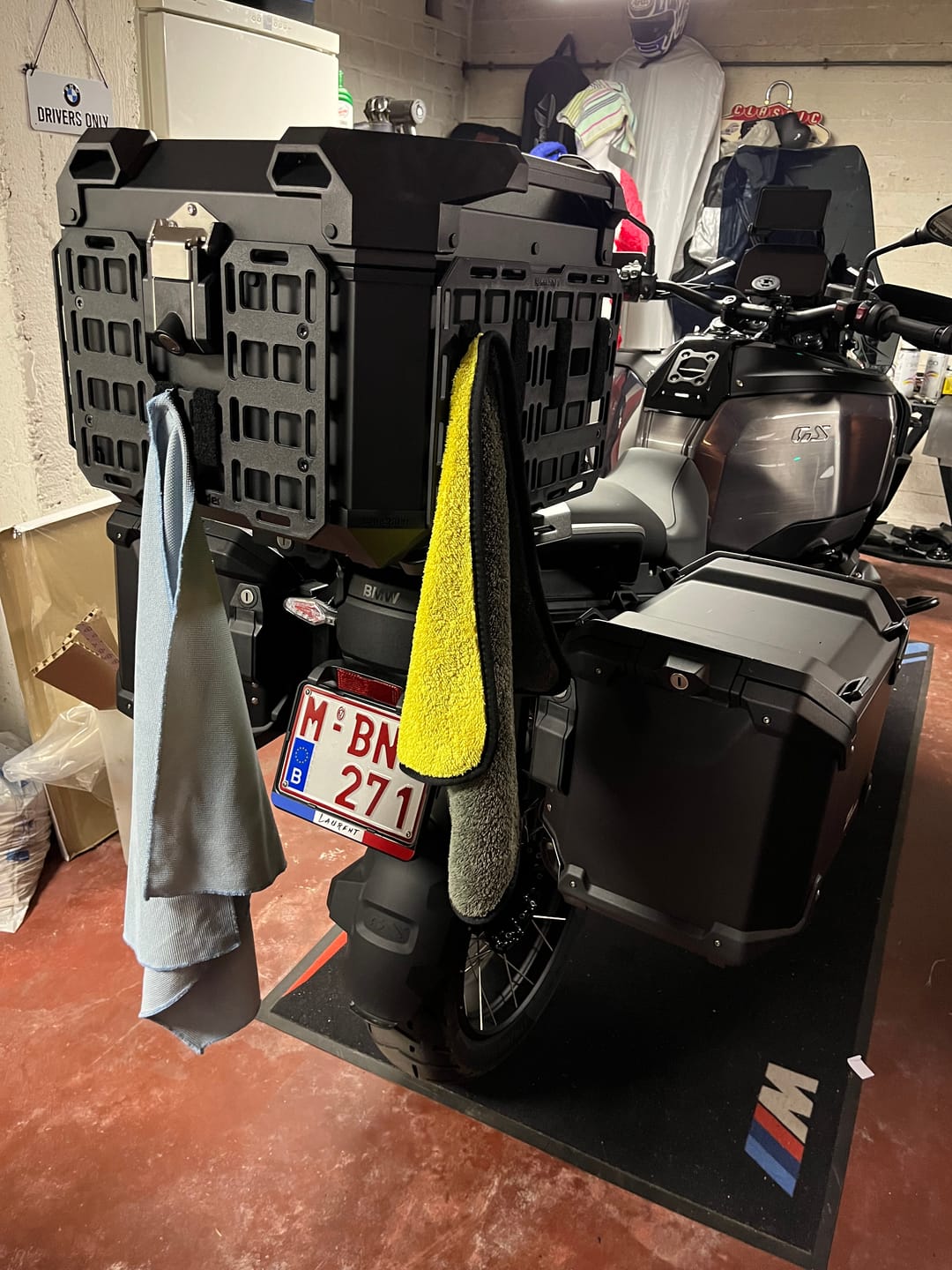 Customer photo review of Radiator Guard Set for BMW R1300GS / Adv