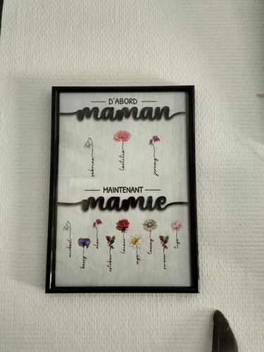 Customer photo review of D'abord maman, maintenant mamie - Poster personnalisé avec prénoms et fleurs