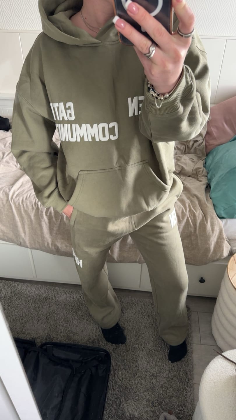 Customer photo review of GATED COMMUNITY STRAIGHT LEG SWEATPANTS SAGE