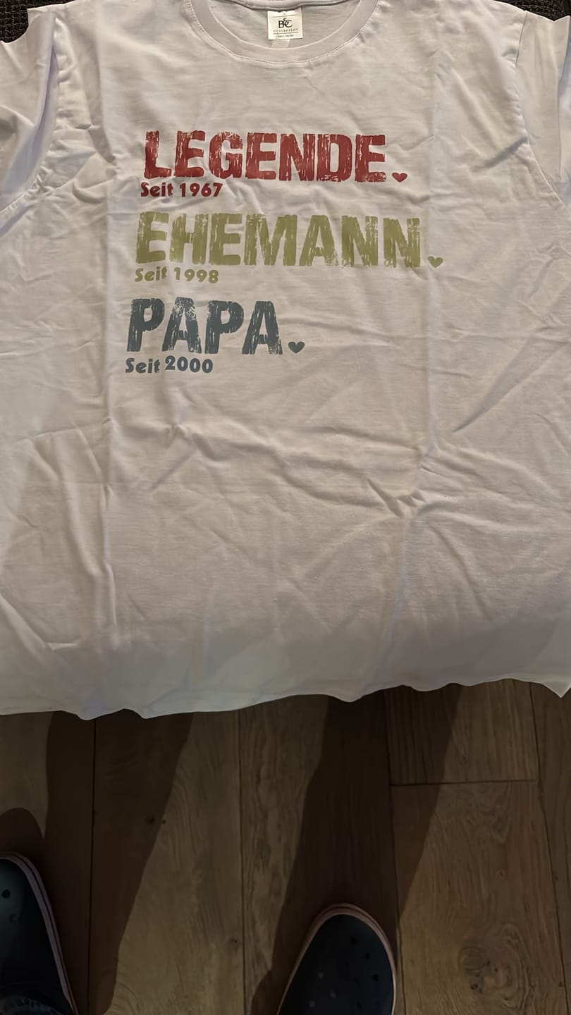 Customer photo review of Legende, Ehemann, Papa und Opa - Personalisiertes T-Shirt für Papa und Opa