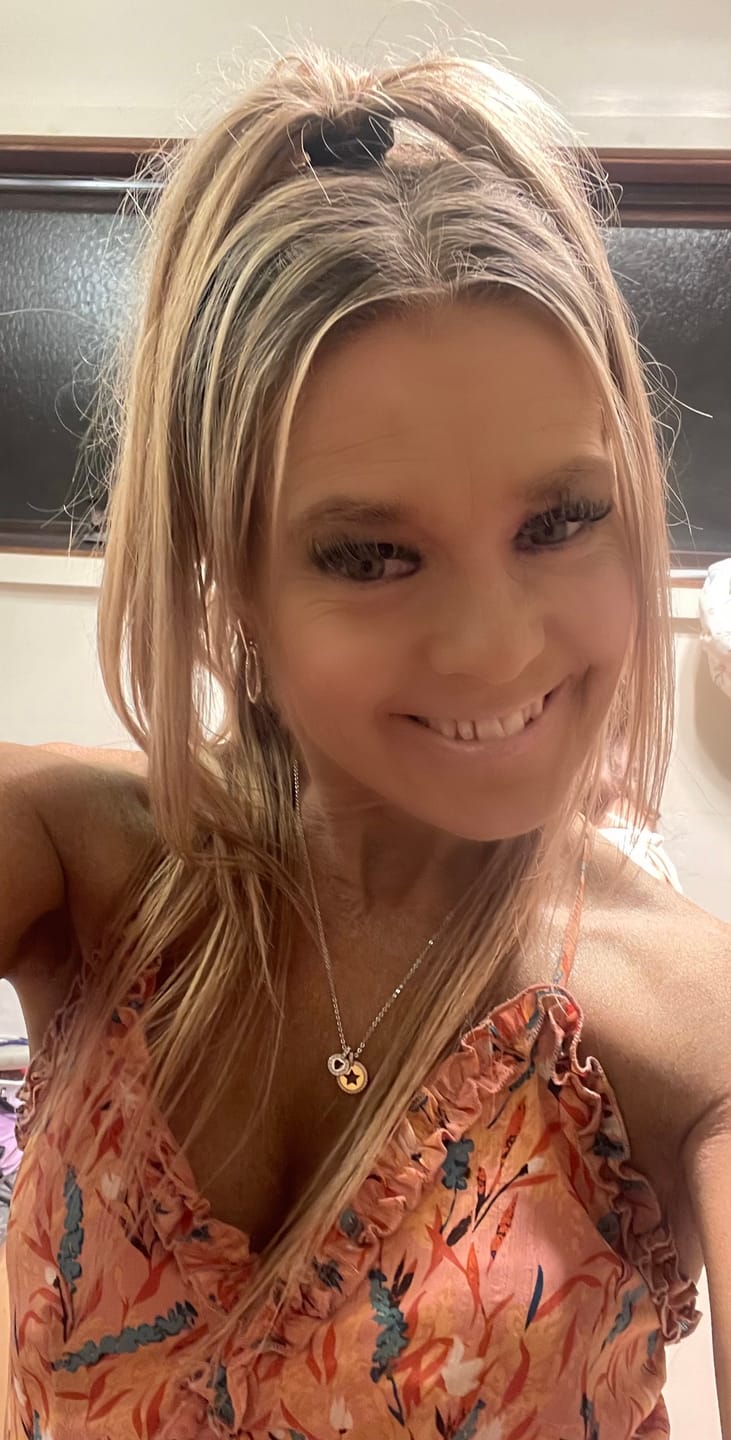 Customer photo review of Infinaluxe Long Wear Lash Sealant