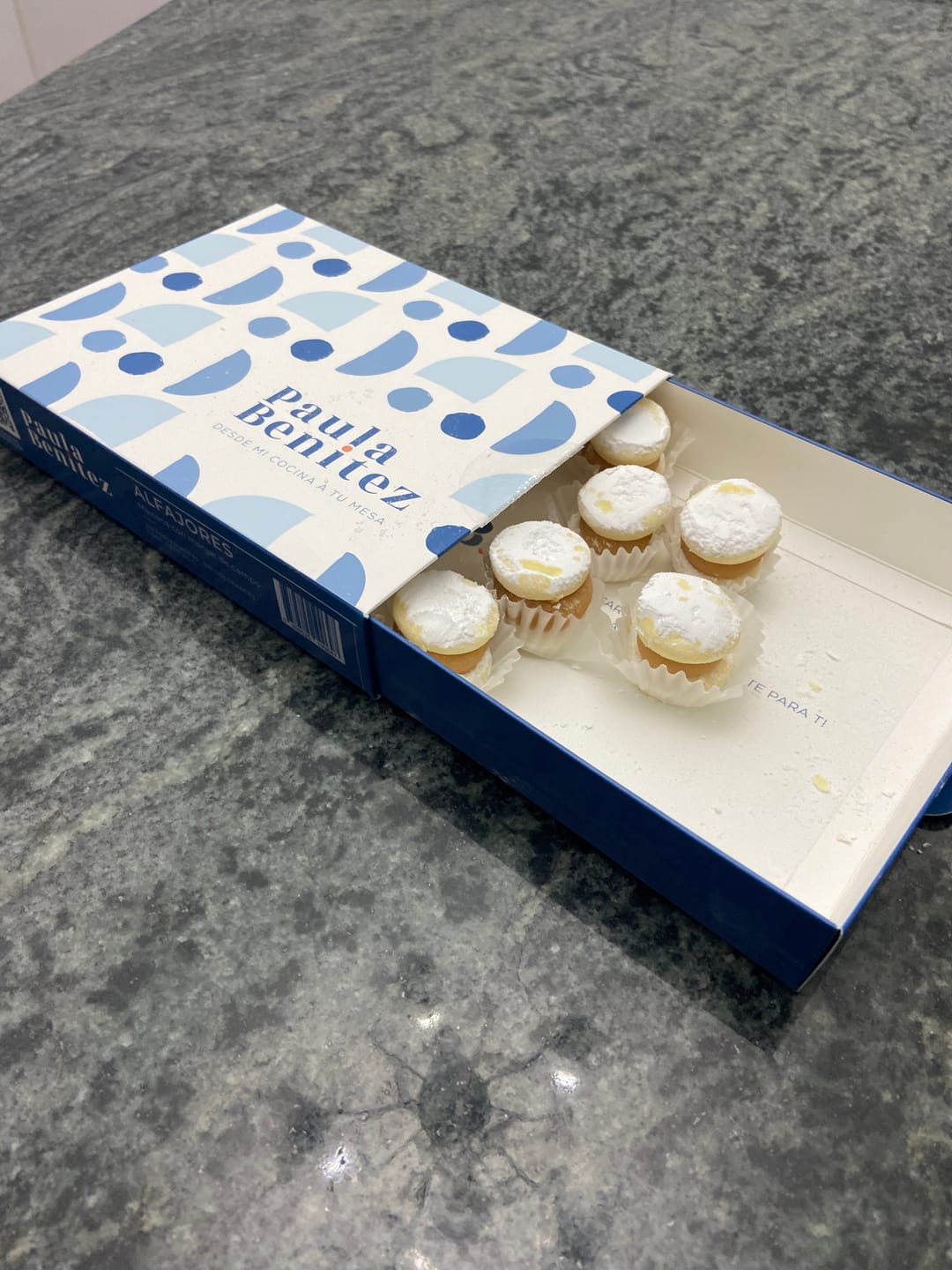 Customer photo review of Caja Alfajores