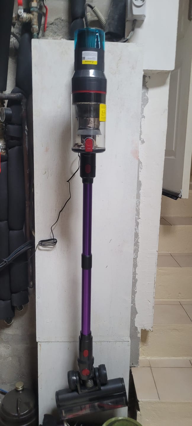 Customer photo review of Aspirateur balai V1 Pro – Moteur ultra-puissant 100 000 tr/min pour une performance exceptionnelle