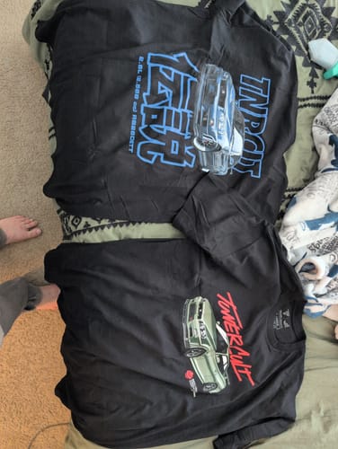 Customer photo review of BAYSIDE SKYLINE TEE