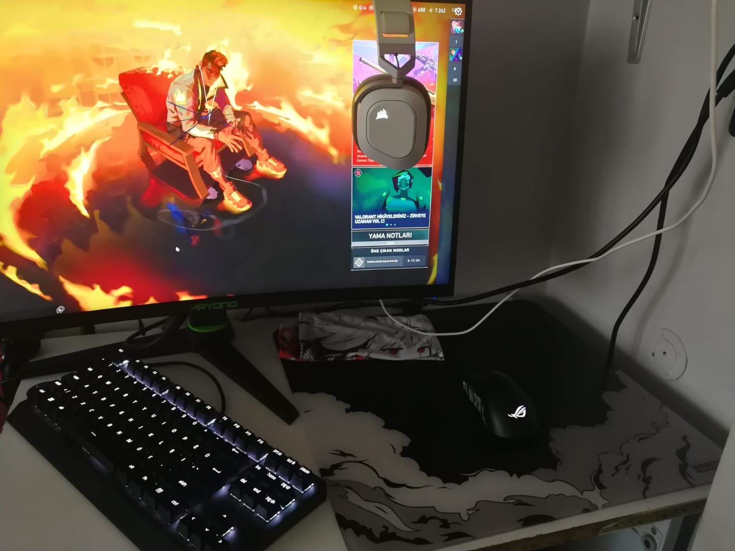 Customer photo review of Wraith Cosmic Glass V2 Cam Mousepad
