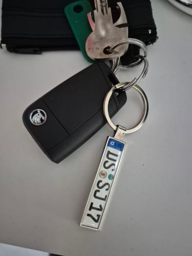 Customer photo review of Kennzeichen Schlüsselanhänger Mini Nummernschild Metall
