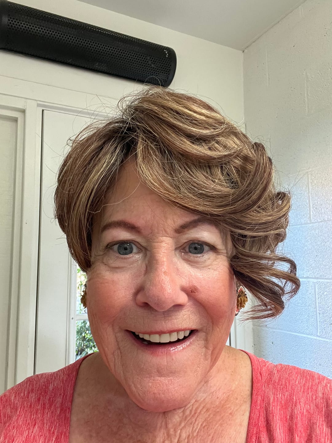 Customer photo review of Outre Wig Pop Full Wig - JO