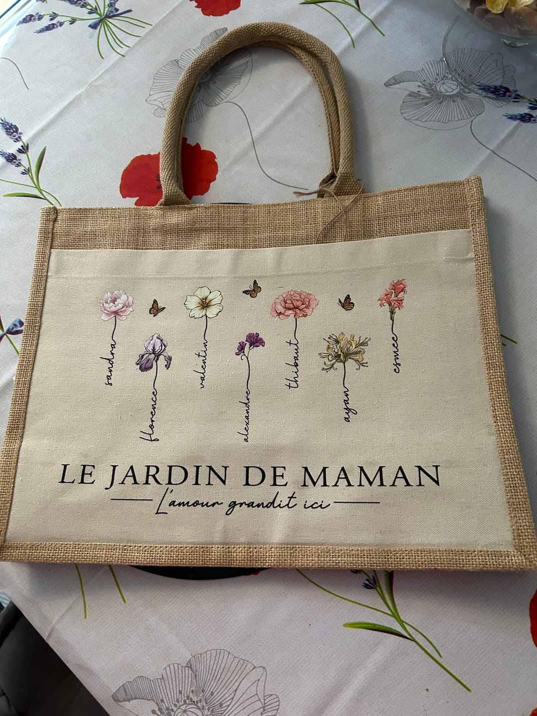 Customer photo review of L'amour grandit ici - Sac personnalisé avec fleurs et prénoms pour maman