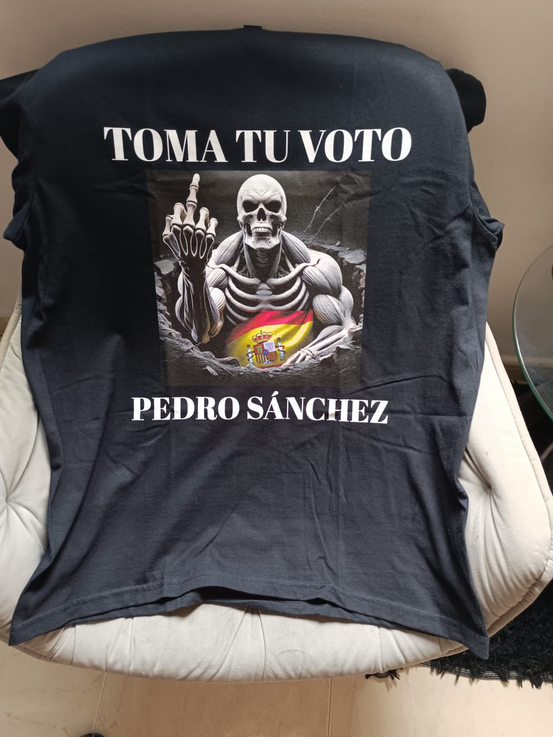 Customer photo review of Toma tu voto Pedro Sánchez (quedan pocas unidades)