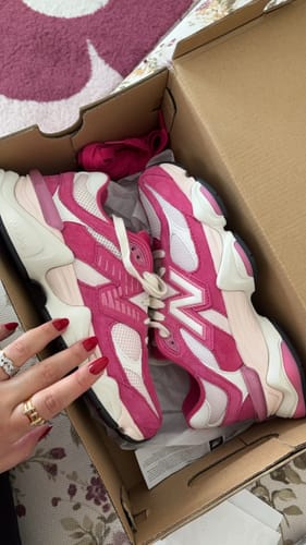 Customer photo review of New Balance 9060 Fuchsia Pink U9060FP