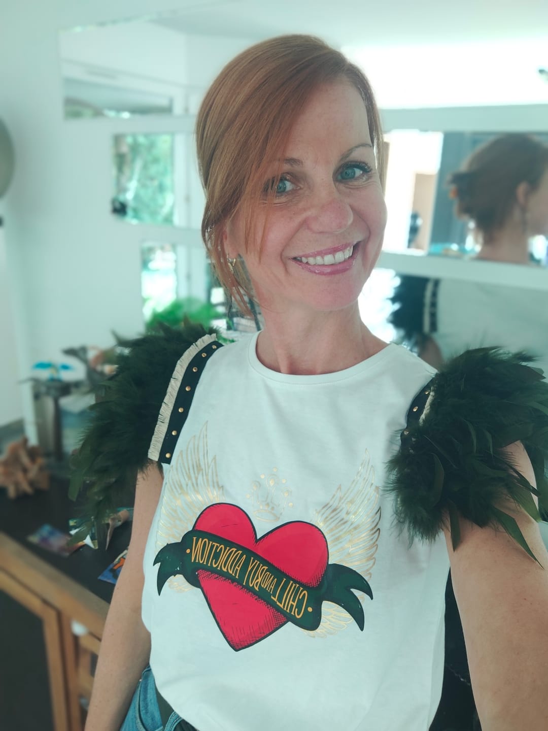 Customer photo review of T-shirt Plumes Cœur Ailes – Une touche de caractère et d’élégance
