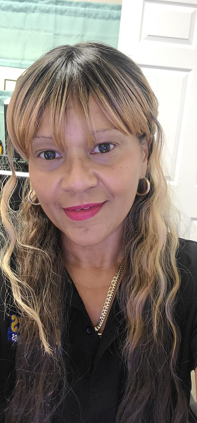 Customer photo review of Outre WigPop Style Selects Full Wig - KERANA - Naturally Parted