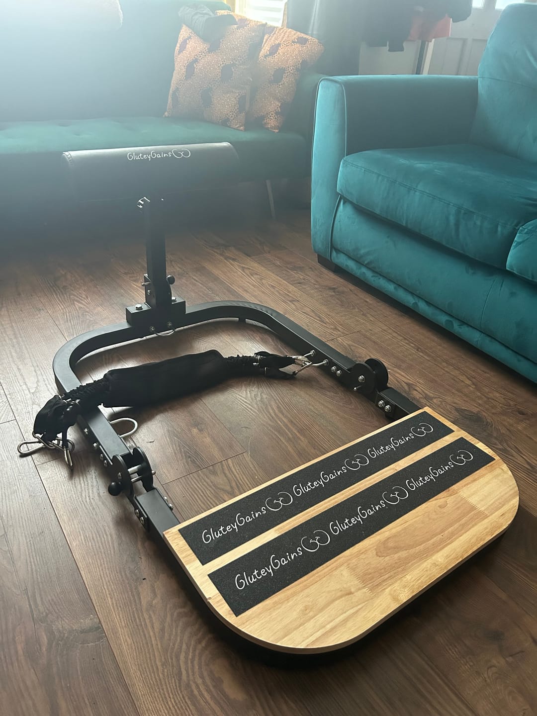 Customer photo review of GluteyGains Machine