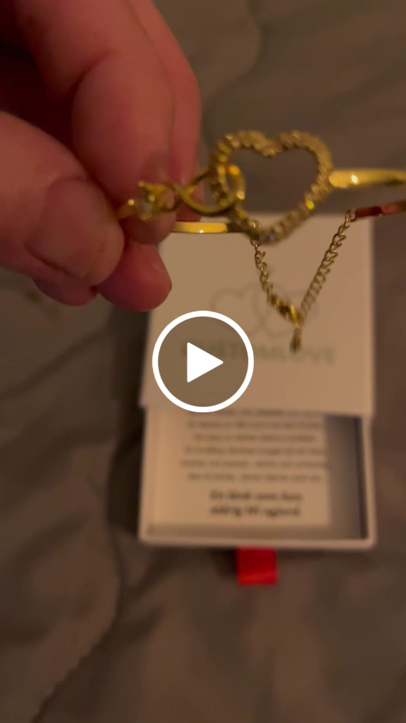 Customer video review of Mor & Dotter - Oändlig Hjärtarmband