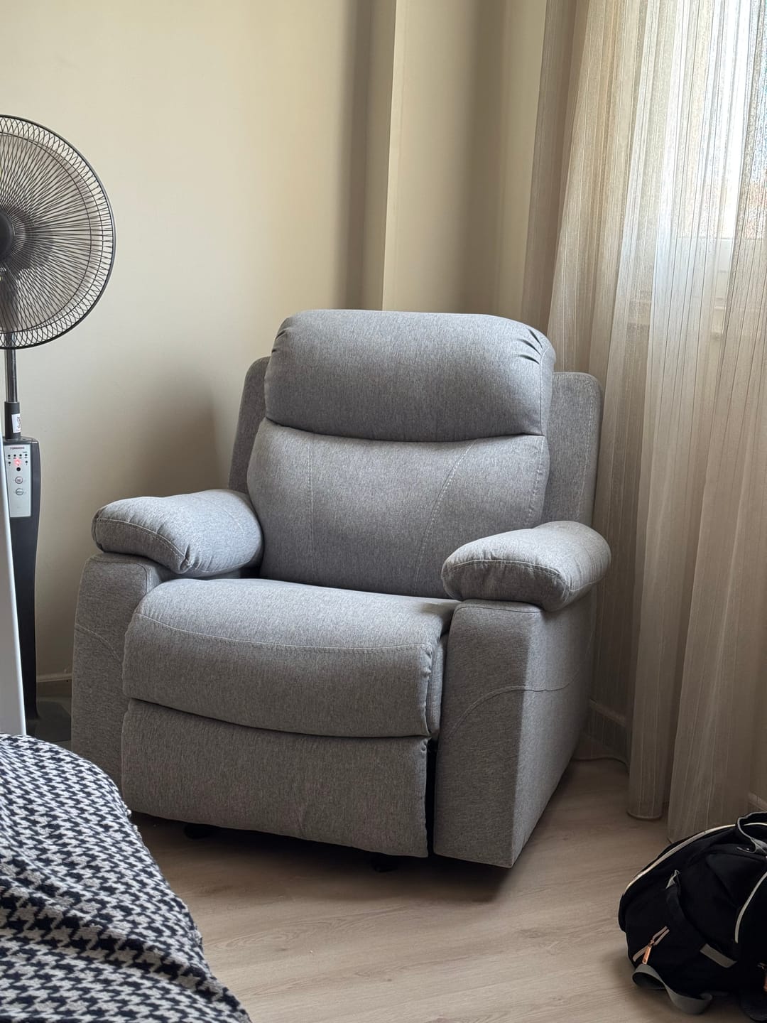 Customer photo review of Spencer Recliner - Elite