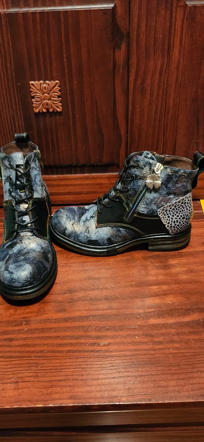 Customer photo review of Genuine Leather Vintage Boots