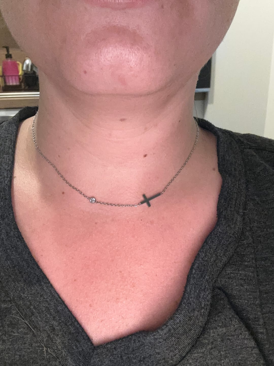 Customer photo review of Collier Croix Horizontal