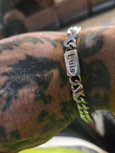Customer photo review of Personalized Fashion Name Bar Bracelet-Father's Day Gift