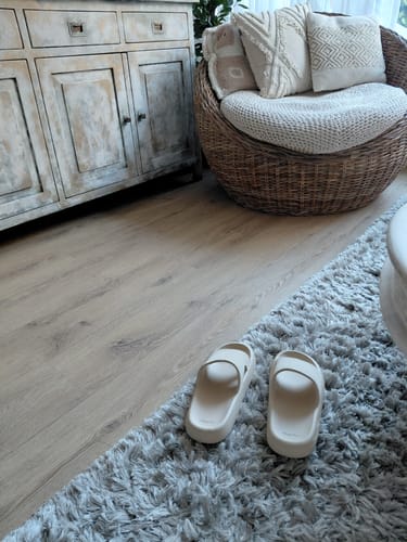 Customer photo review of HappyFlops