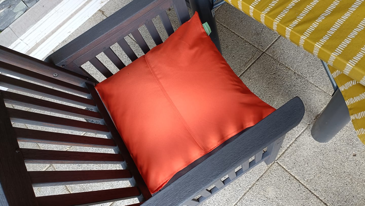 Customer photo review of Centre Join Water Resistant Scatter Cushions Garden Furniture Cushion Indoor Outdoor Pillow
